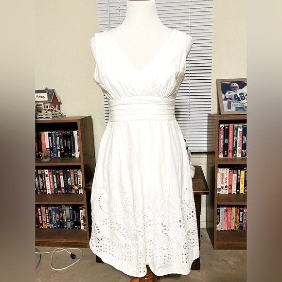 dressbarn Dresses & Skirts - Dressbarn White Eyelet Lace Dress